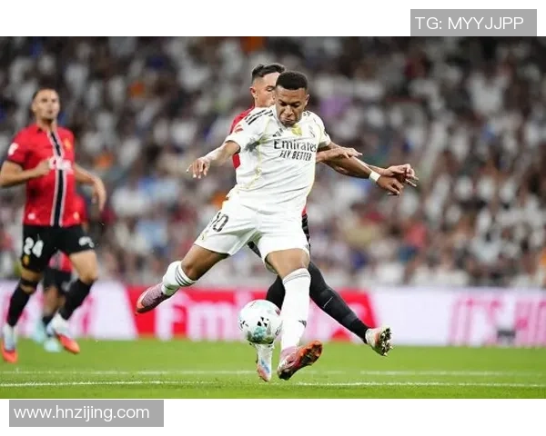 意甲激战:皇马与里昂战平乌龙球引发热议转会传闻四起 意甲激战:皇马与里昂战平乌龙球引发热议转会传闻四起